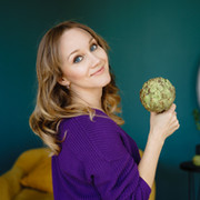 Maya Larsson on My World.